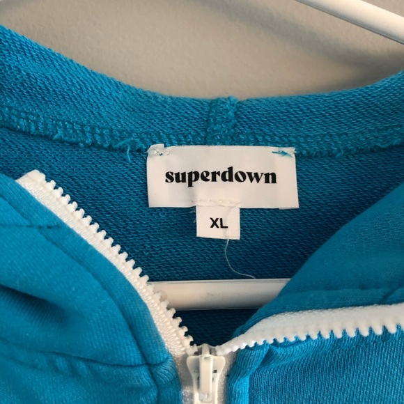 Revolve x Superdown crop hoodie - Picture 5 of 6
